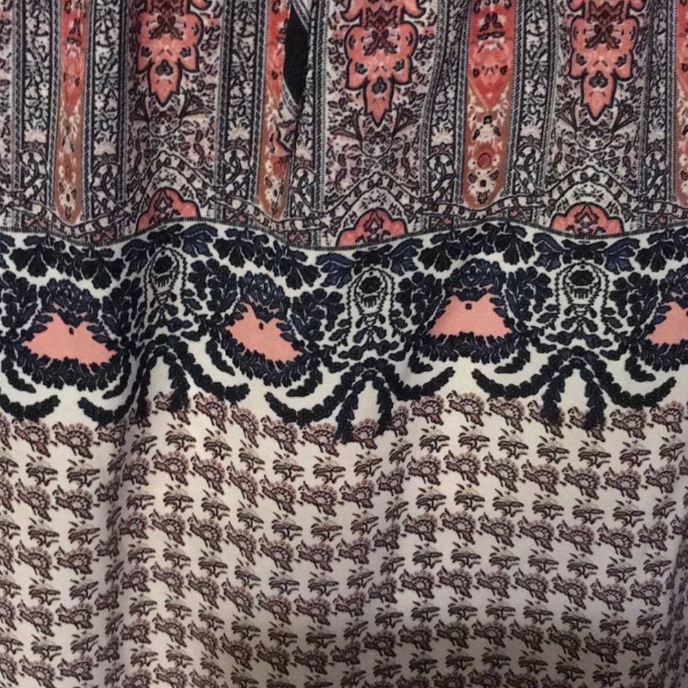 NWOT GORGEOUS FLOWY HALTER MAXI DRESS - Picture 4 of 4